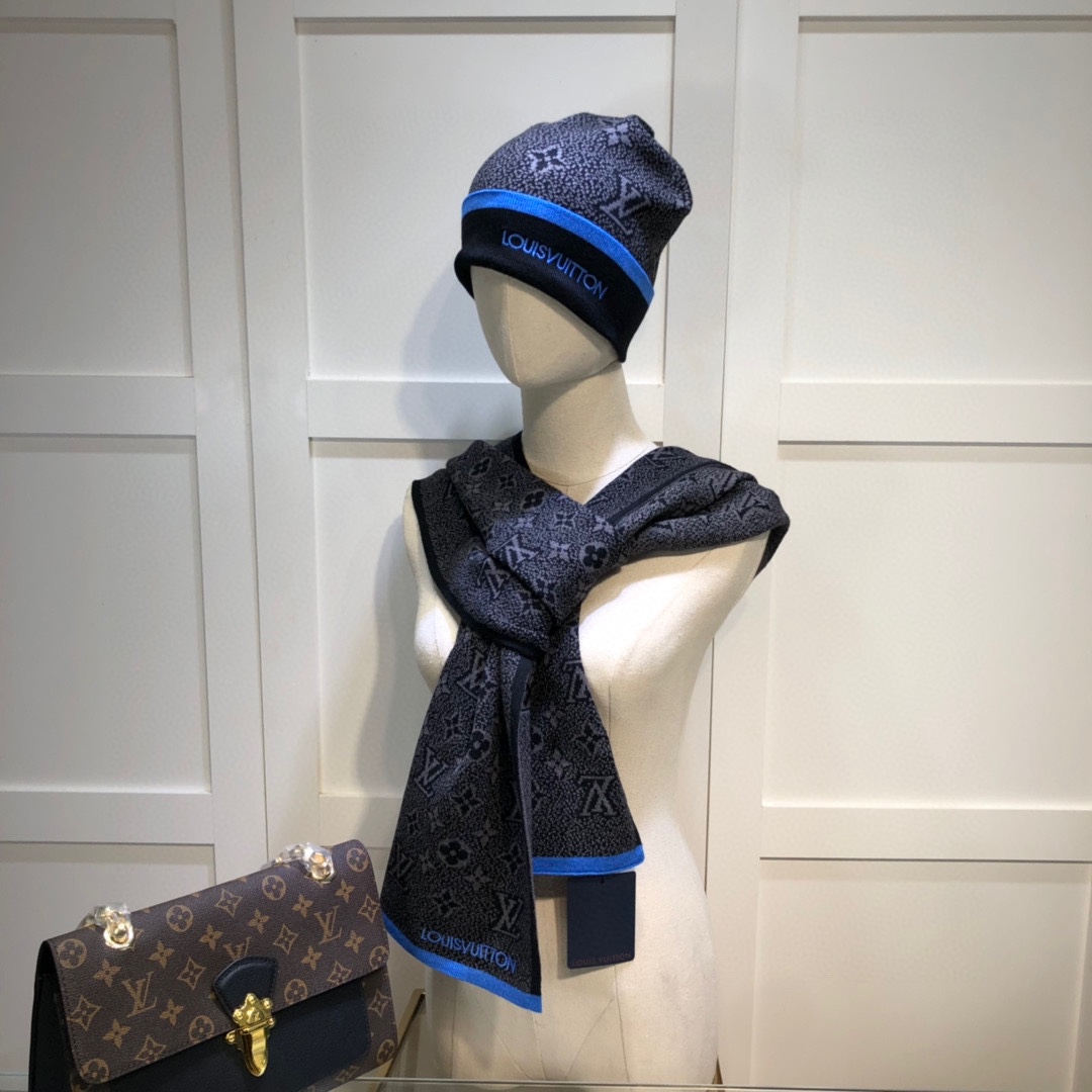 L0vis Vvtt0n Beanie & Scarf Set In Black