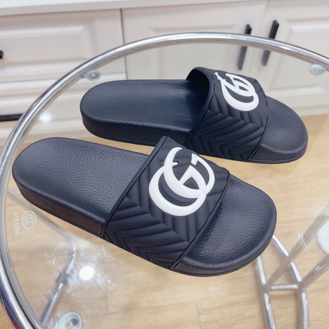 Gvc*1 Women’s Quilted GG Rubber Slide Black And White For Women 601041