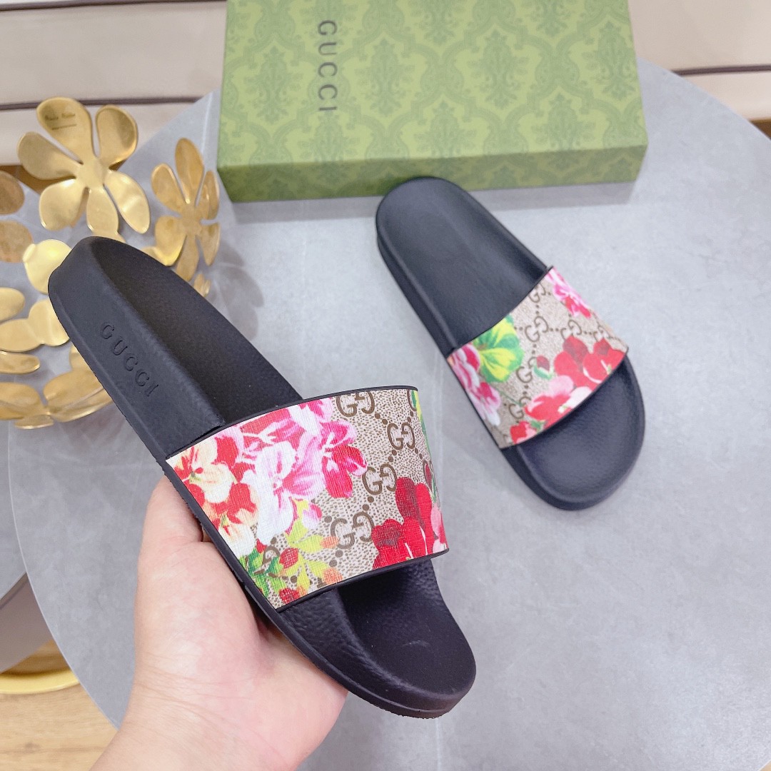 Gvc*1 Men’s Slides Bloom Print Red For Men 408508 G2200 8919
