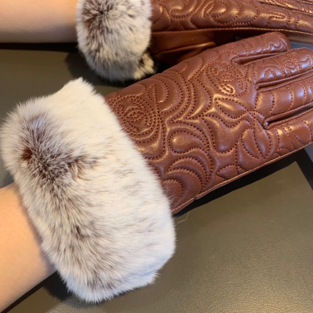 Ch**el Gloves In Brown
