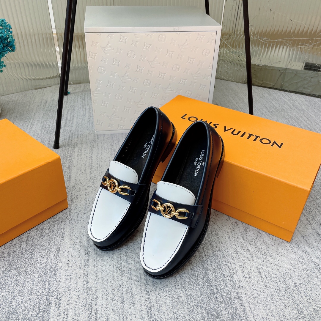 L0vis Vvtt0n Women’s Chess Flat Loafe Black And White For Women LV