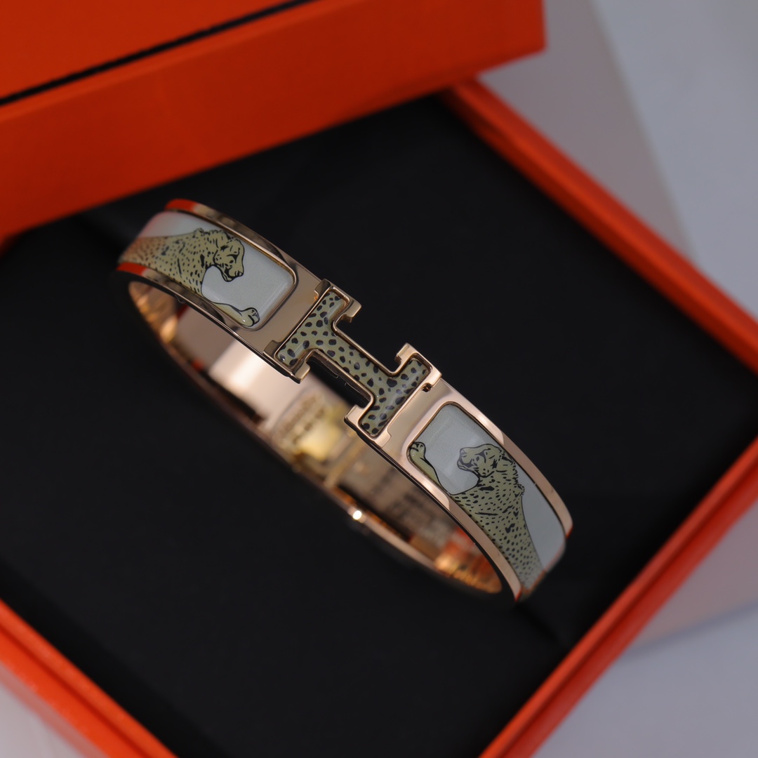 H**me5 Bracelet