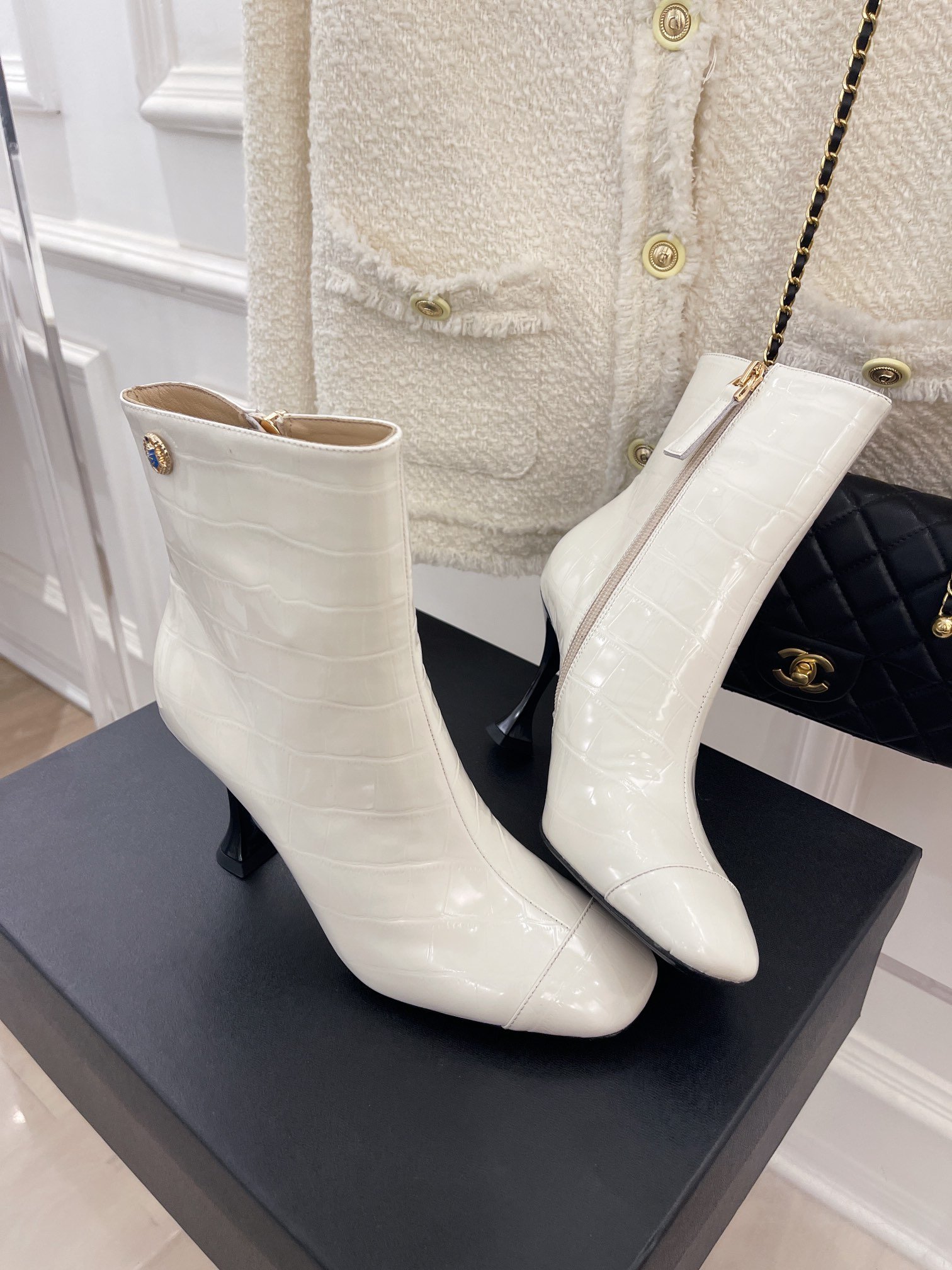 Ch**el Women’s Short Boots White For Women