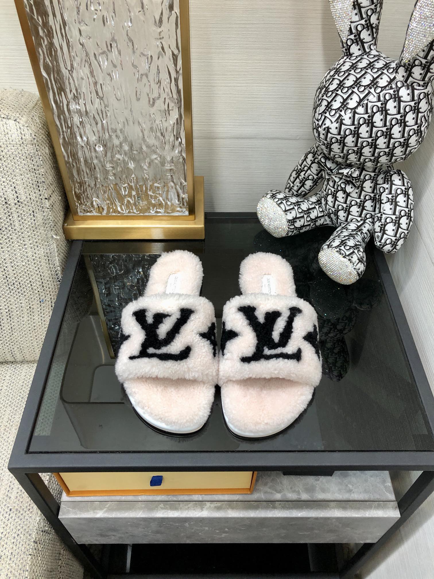L0vis Vvtt0n Women’s Magnetic Flat Mule White For Women LV