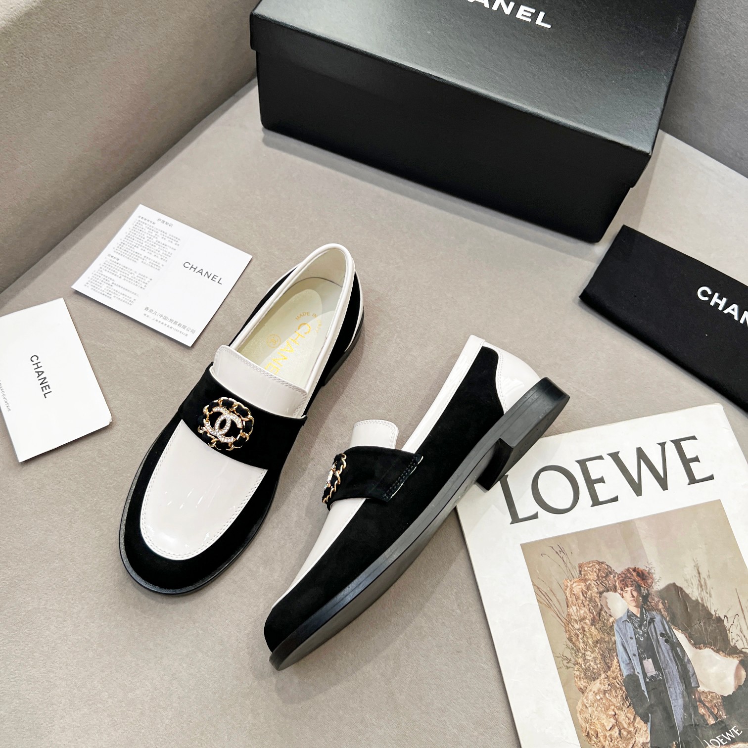 Ch**el Women’s Loafers White And Black For Women G39606 Y56272 K5106