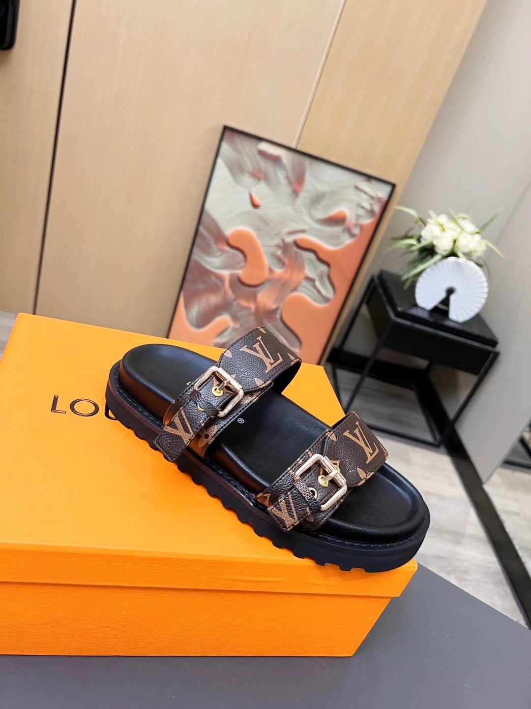 L0vis Vvtt0n Women’s Bom Dia Flat Mule Brown For Women LV 1A3R5O
