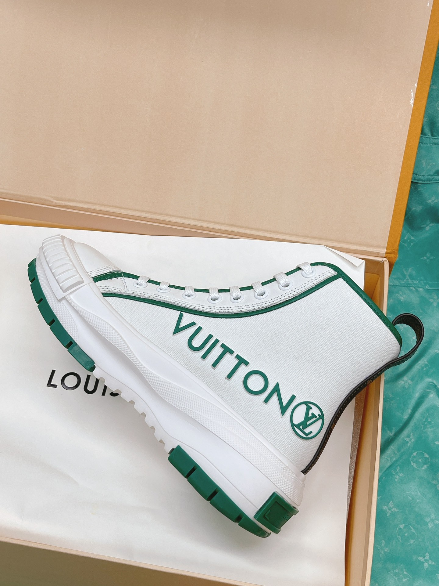 L0vis Vvtt0n Women’s LV Squad Sneaker Boots Green For Women LV