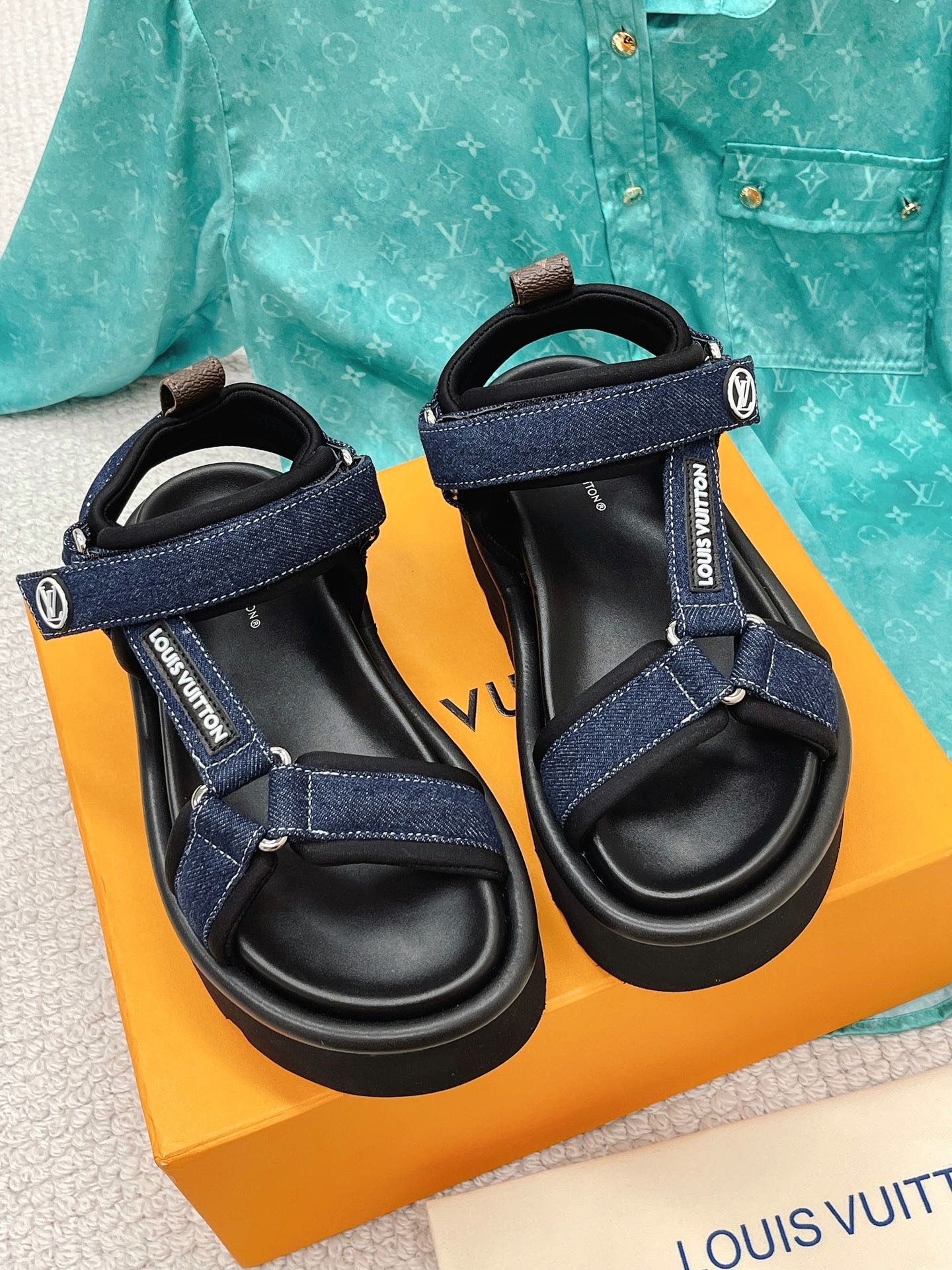 L0vis Vvtt0n Women’s Pool Pillow Flatform Comfort Sandal Blue For Women LV 1AACHL