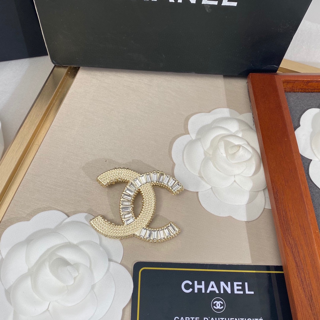 Ch**el Brooch