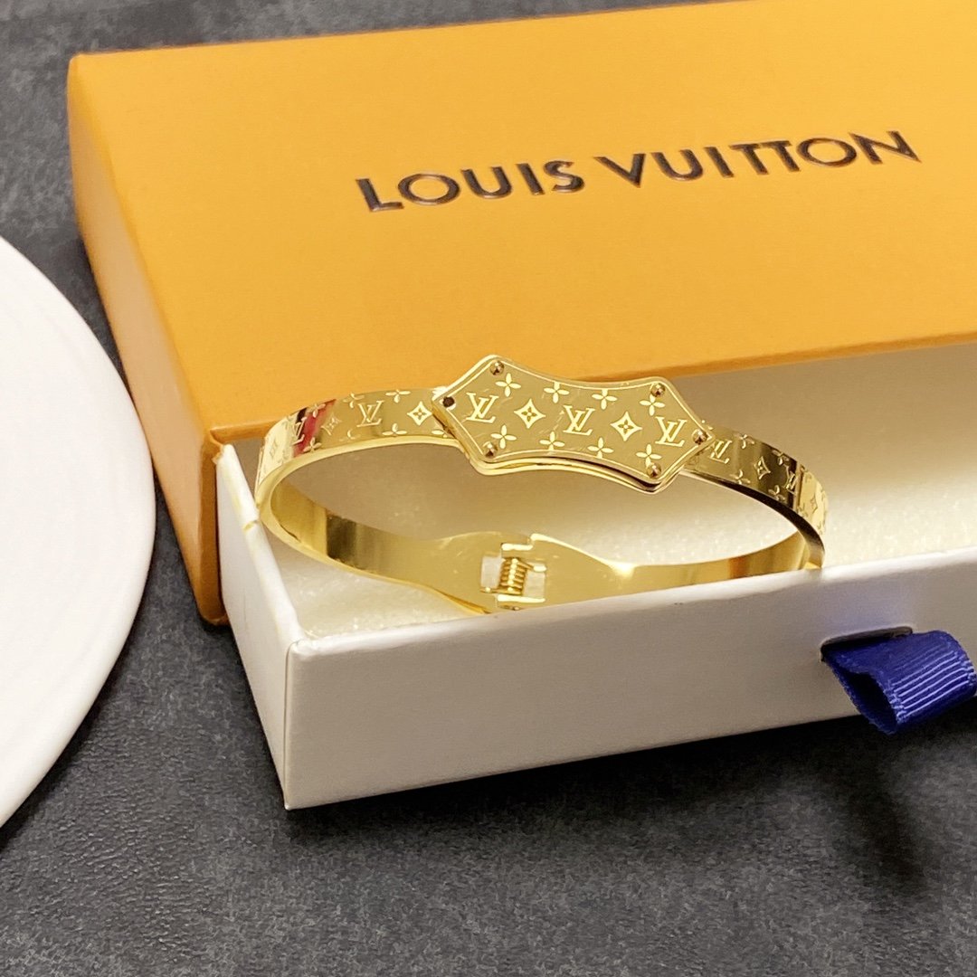 L0vis Vvtt0n Bracelet