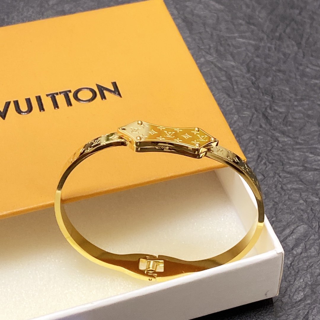L0vis Vvtt0n Bracelet