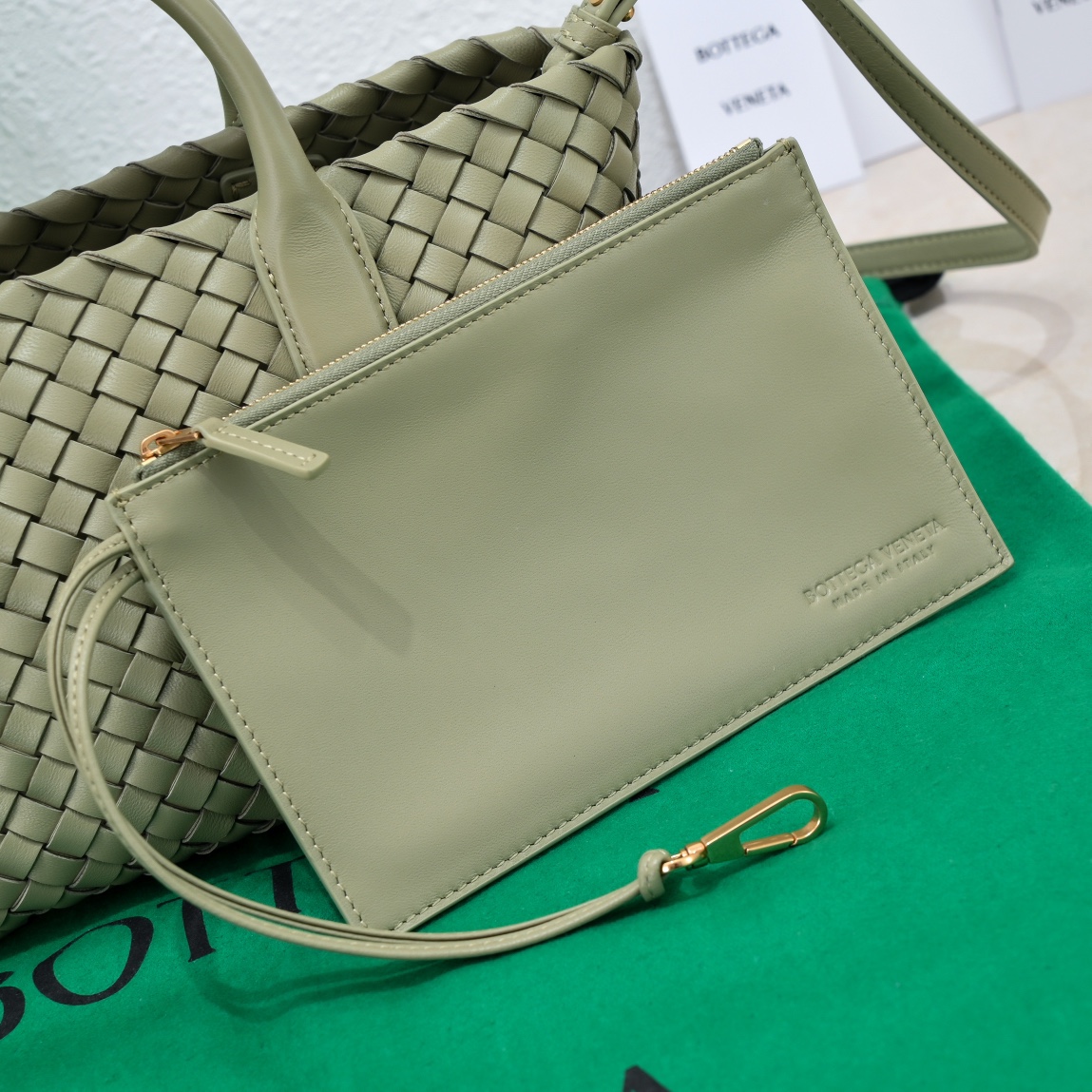 B0tt*ga Ven*ta Mini Cabat Green, For Women, Women’s Bags 7.9in/20cm
