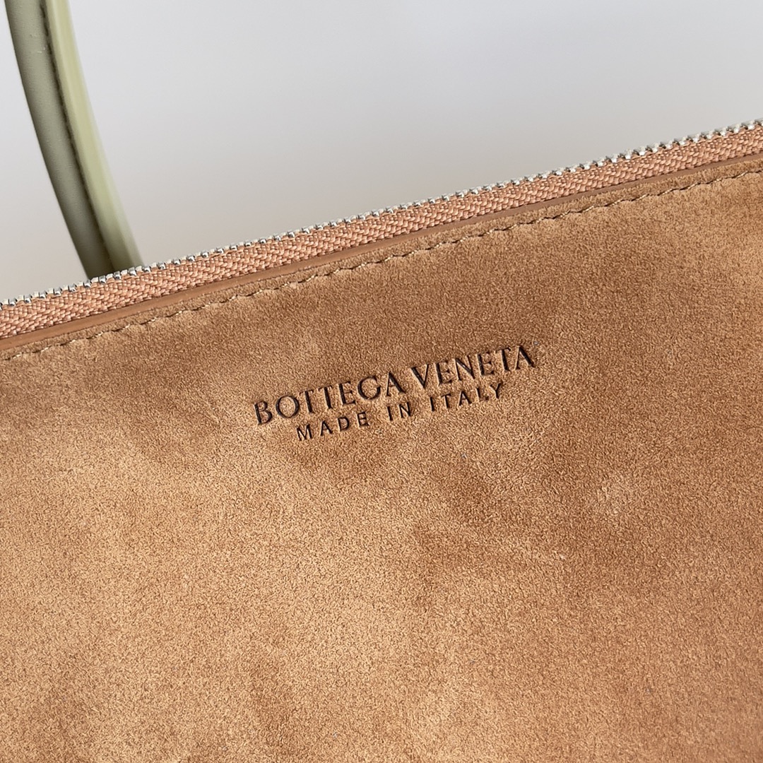 B0tt*ga Ven*ta Large Arco Tote Bag Beige, For Women, Women’s Bags 18.1in/46cm
