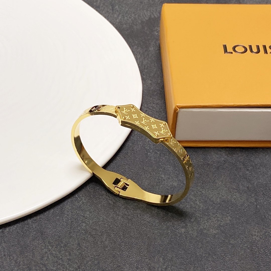 L0vis Vvtt0n Bracelet