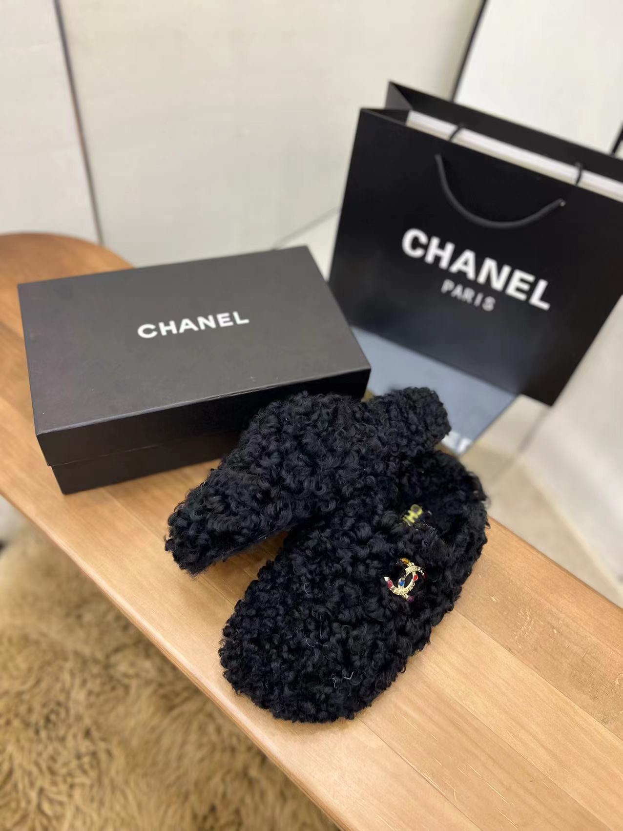 Ch**el Women’s Mules Black For Women