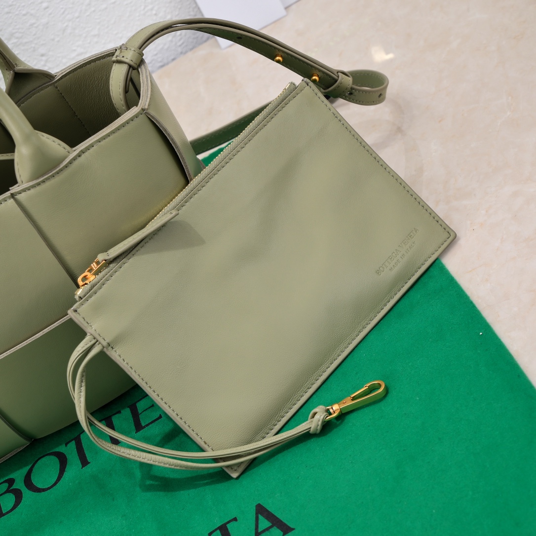 B0tt*ga Ven*ta Mini Arco Tote Bag Green, For Women, Women’s Bags 9.8in/25cm