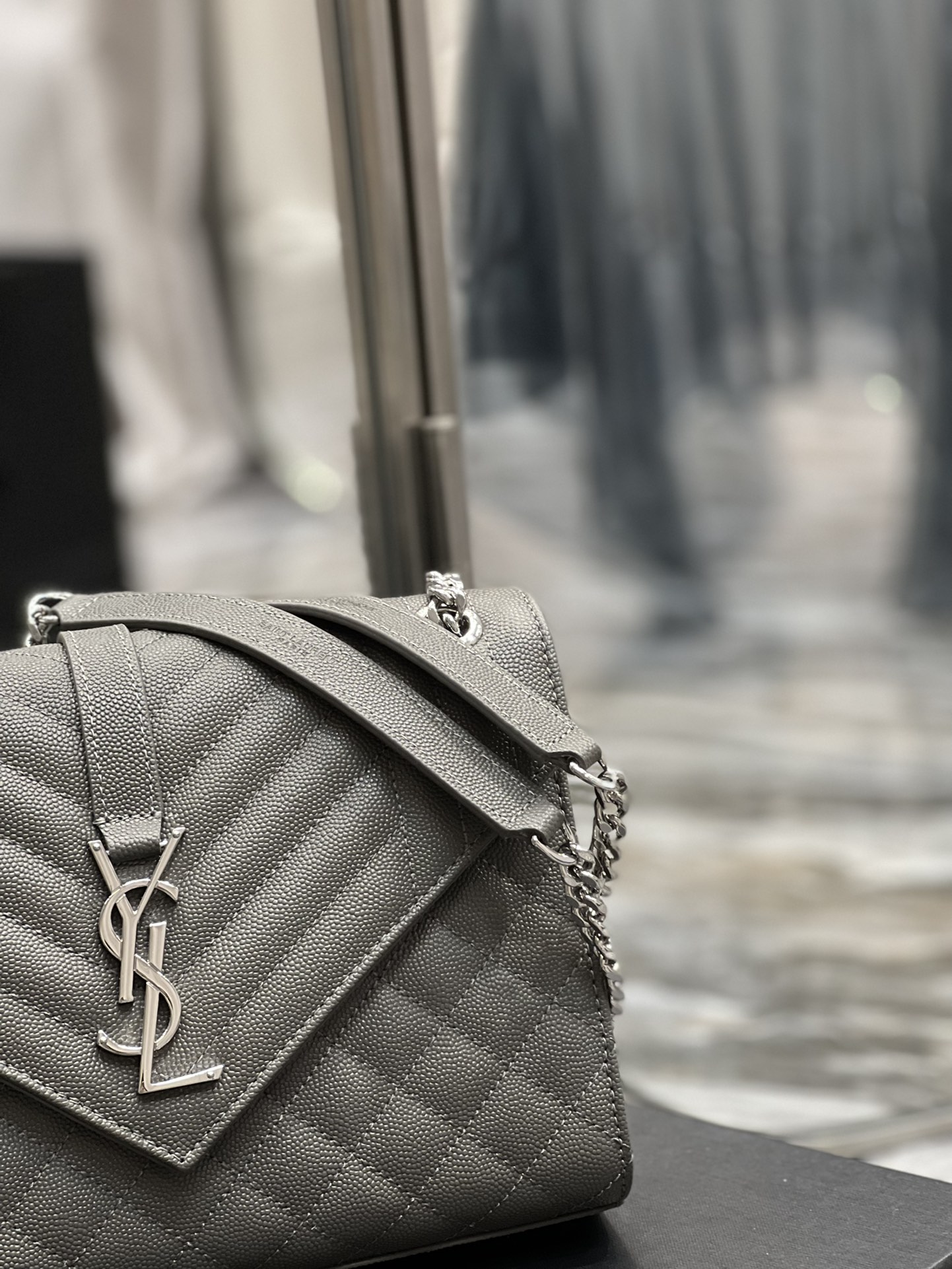 Sa1nt Lau*nt Envelope Medium Chain Bag Dark Grey For Women, Women’s Bags 9.4in/24cm Y51